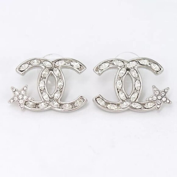 CHANEL CC Logos Rhinestone Star Stud Earrings Silver Tone B20P Auth w/Box - Picture 1 of 16